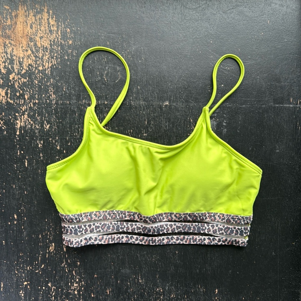 SHEIN bikini top. Size XS. Great condition. Never been worn.